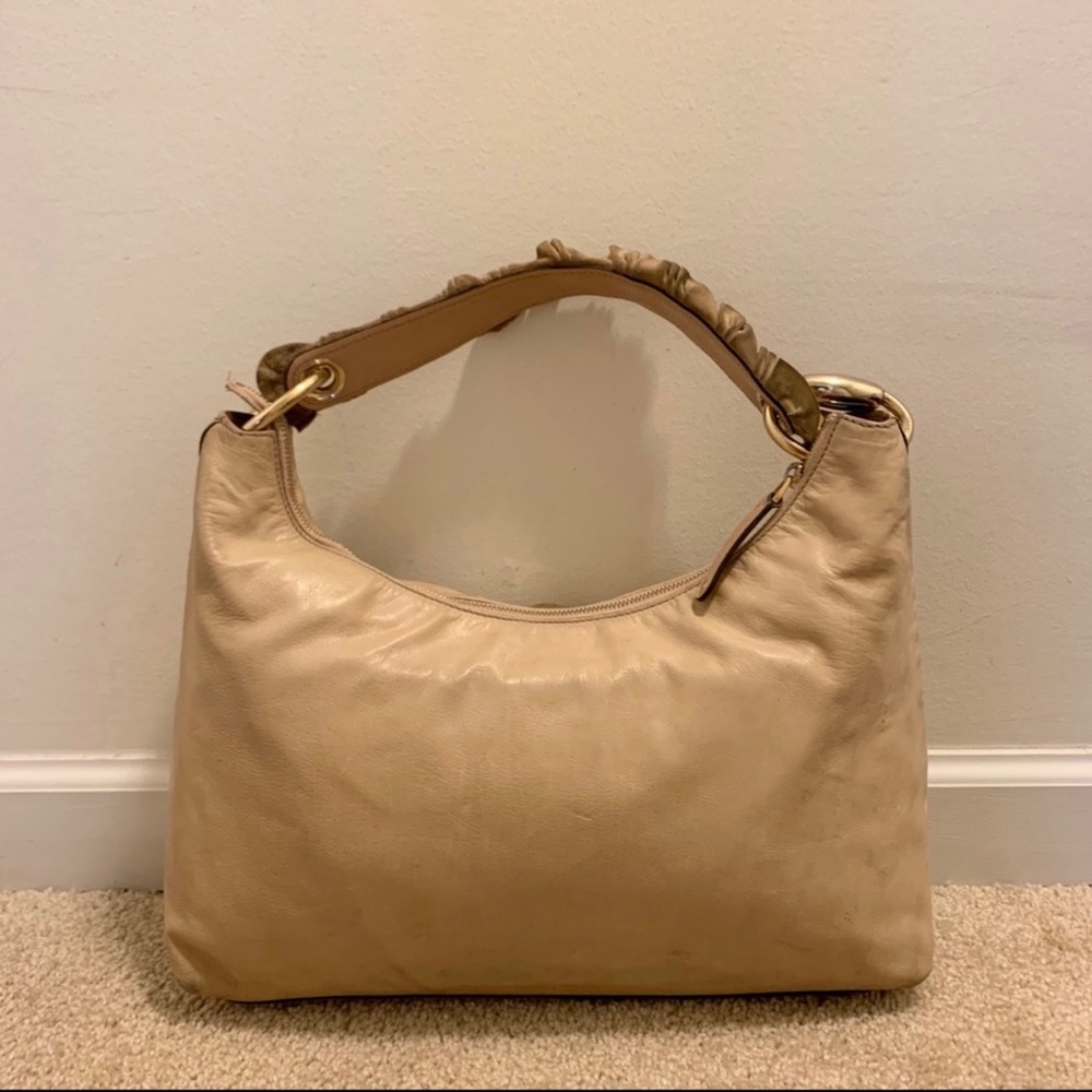 Authentic Gucci Leather Shoulder Bags, Medium - Picture 2 of 8
